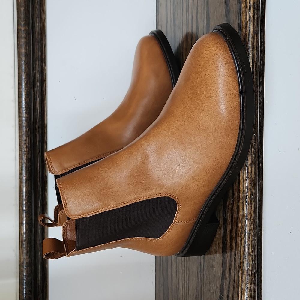 Chelsea boots, Loft, 8, tan/brown/cognac, brand new and never worn
